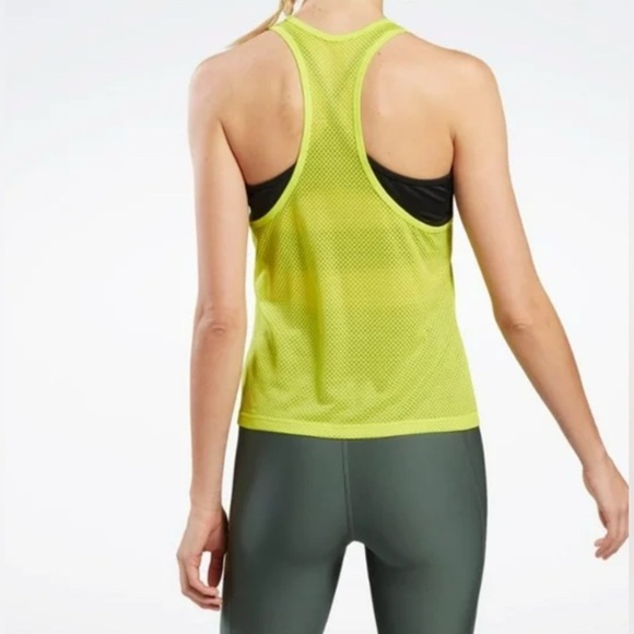 Reebok Apparel Women's Running Graphic Tank size Medium New - Picture 3 of 6
